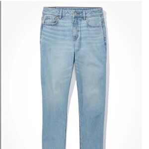 AE AMERICAN EAGLE MOM JEANS STRIGID LIGHT WASH